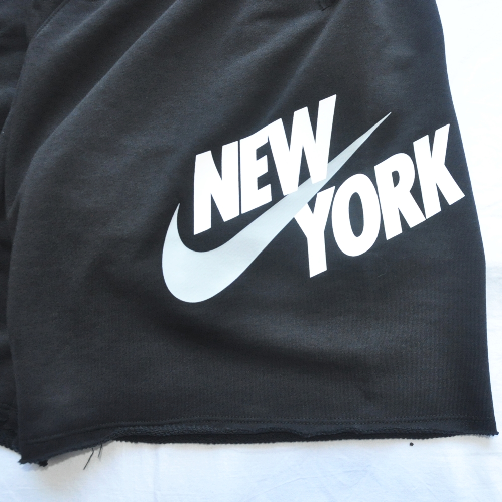 NIKE/ナイキ NIKE SPORTS WEAR NEW YORK LOOSE FIT SWEAT SHORTS BLACK NYC LIMITED