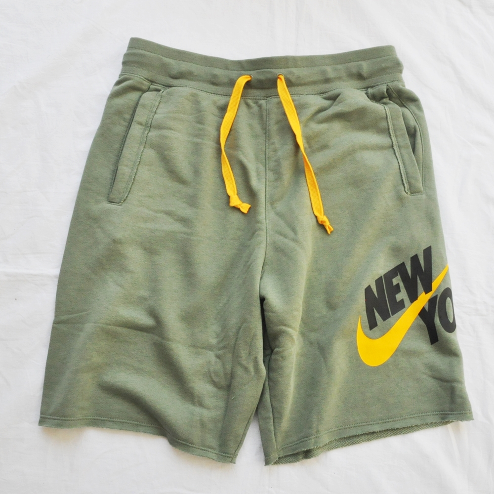 NIKE/ナイキ NIKE SPORTS WEAR NEW YORK LOOSE FIT SWEAT SHORTS OLIVE NYC LIMITED