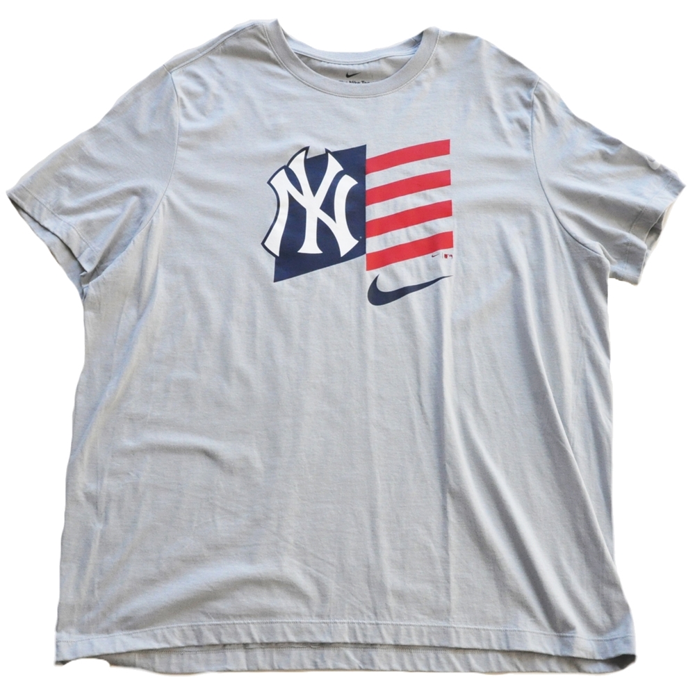 NIKE NEW YORK YANKKES USA FLAG T SHIRT XL TUNNEL STORE